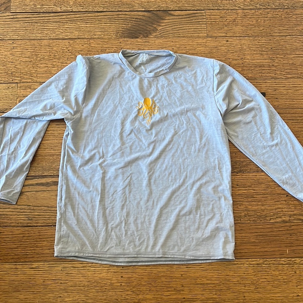 white/grey men’s rash guard